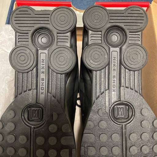 ほぼ新品　Nike Shox R4 27.5cm