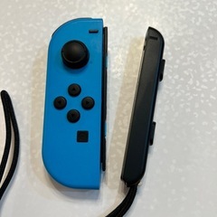 Nintendo Switch Joy-Con 青 ストラップ付きの画像