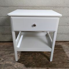 【美品】IKEA ティッセダール　ベッドサイドテーブル 引き出し付き　チェスト イケア IKEA - TYSSEDAL -ティッセダール- ベッドサイドテーブル