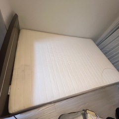 ダブルベッド&マットレスの画像