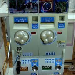 【鍵1箇所のみ有り】トレカ ガチャ 筐体 