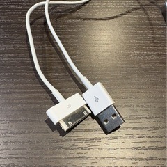 【動作品】iPad 第3世代 32GB Wi-Fi + Cellularモデル シルバー ケーブル付きの画像
