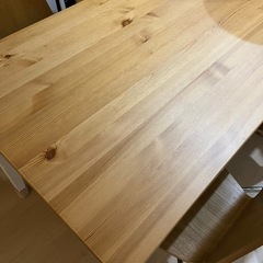 IKEA ダイニングテーブル　椅子２つ付きの画像