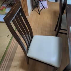 4人用食卓テーブル　椅子付きの画像