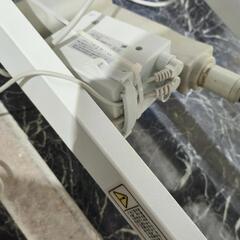 エステ施術用電動ベッドの画像