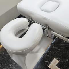 エステ施術用電動ベッドの画像