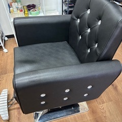 お買得美品ヘアスタイリスト用の理髪店の椅子の画像
