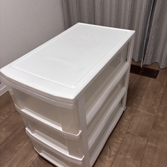 キャスター付き衣類ケースの画像