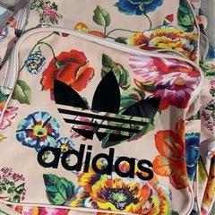 adidasリュック
の画像