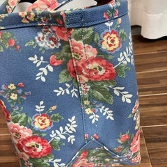 【新品】キャスキッドソン　花柄キャンバストートバッグ　大容量の画像