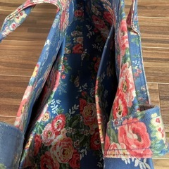 【新品】キャスキッドソン　花柄キャンバストートバッグ　大容量の画像