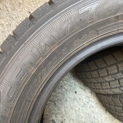 2023年製　ほぼ新品冬タイヤ GOODYEAR 175/65R15 4本 アクアフィットスペイドスイフトMINIなどにの画像