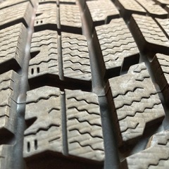 2023年製　ほぼ新品冬タイヤ GOODYEAR 175/65R15 4本 アクアフィットスペイドスイフトMINIなどにの画像