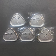 サンリオキャラクターズおにぎり缶バッチの画像