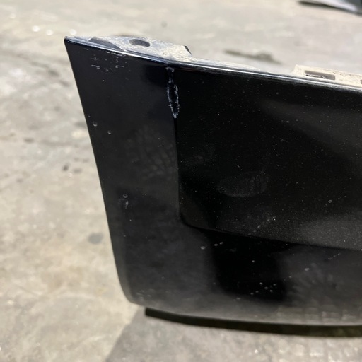 アウディA8純正バンパー