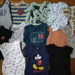 早い方優先。最終値下げ。子供服　90〜95①　まとめて48着　おまけエプロン、帽子付きの画像