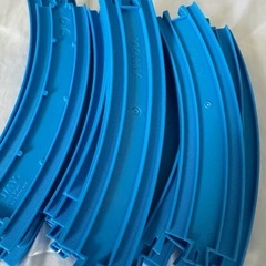 プラレール カーブレール 曲線 青 20本セットの画像