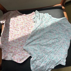 ベビー肌着 80cm 花柄 2枚セットの画像