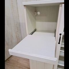 ニトリ　アイボリー　食器棚　レンジフード　カップボードの画像