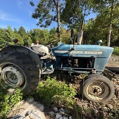 フォード　2000 2WD 約34馬力　エンジン始動確認済み
の画像