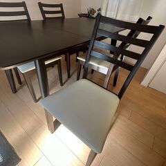 Dinning table + chairs ダイニングテーブルと椅子の画像