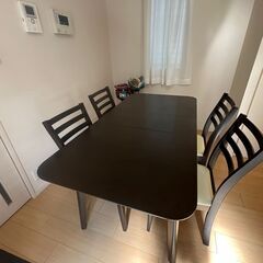 Dinning table + chairs ダイニングテーブルと椅子の画像