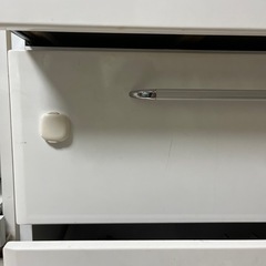 リビングボード（ホワイト）使用8年 収納たっぷりの画像