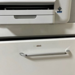 リビングボード（ホワイト）使用8年 収納たっぷりの画像