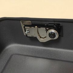 ダイヤル式収納ボックス（金属製）の画像