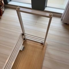 折りたたみテーブルの画像