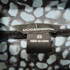 MＯＤＡ Internatinal製デザインシャツ　XＳの画像