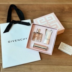 GIVENCHYの香水とクリーム　新品未使用品の画像