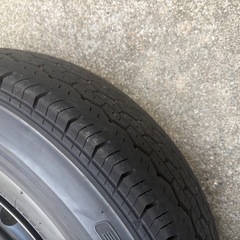 ハイエース　タイヤ4本セット　ブリヂストン　純正ホイール　 新車外しの画像