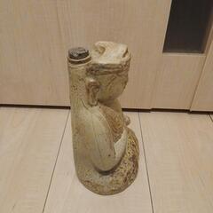 飾り　陶器　お酒の入れ物　の画像