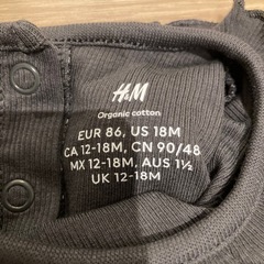 H&Mロンパース2枚組の画像