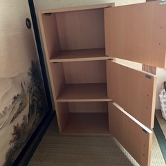 扉付き 3段カラーボックスの画像