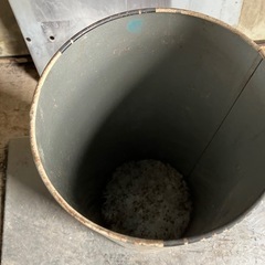 昔のタバコ 傘立てになりそうな缶 の画像