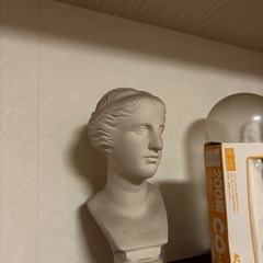 顔の置物の画像