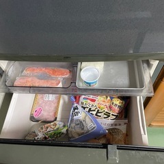  ★早い者勝ち★94年製　3ドア冷蔵庫　270Ｌ　評価がない方、話が噛み合わない方は返信しません！　の画像