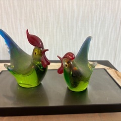 ガラスで出来た鳥の置物の画像