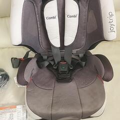 コンビジョイトリップジュニアシート１歳から11歳クリーニング済み約半年使用付属品全部有りの画像