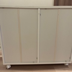キャスター付き本棚の画像