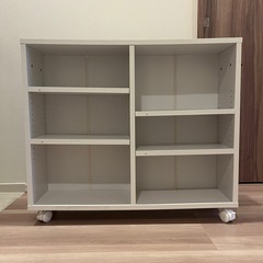 キャスター付き本棚の画像
