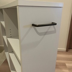 キャスター付き本棚の画像