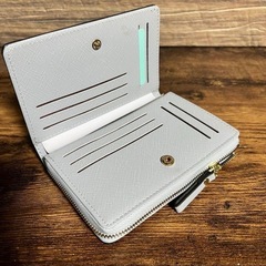 財布 二つ折り レディース ミニ財布 カード収納10枚 ファスナー ライトグレーの画像