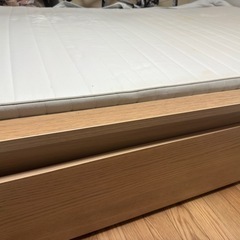 セミダブルベッドの画像