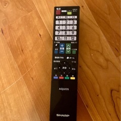 シャープ　AQUOSアクオス　32型　レッドの画像