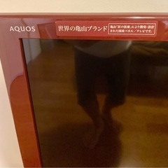 シャープ　AQUOSアクオス　32型　レッドの画像