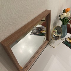 壁掛けミラーの画像