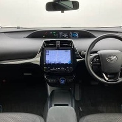 【自社ローン対象】トヨタ　プリウス　衝突被害軽減ブレーキ　障害物センサー　バックカメラの画像